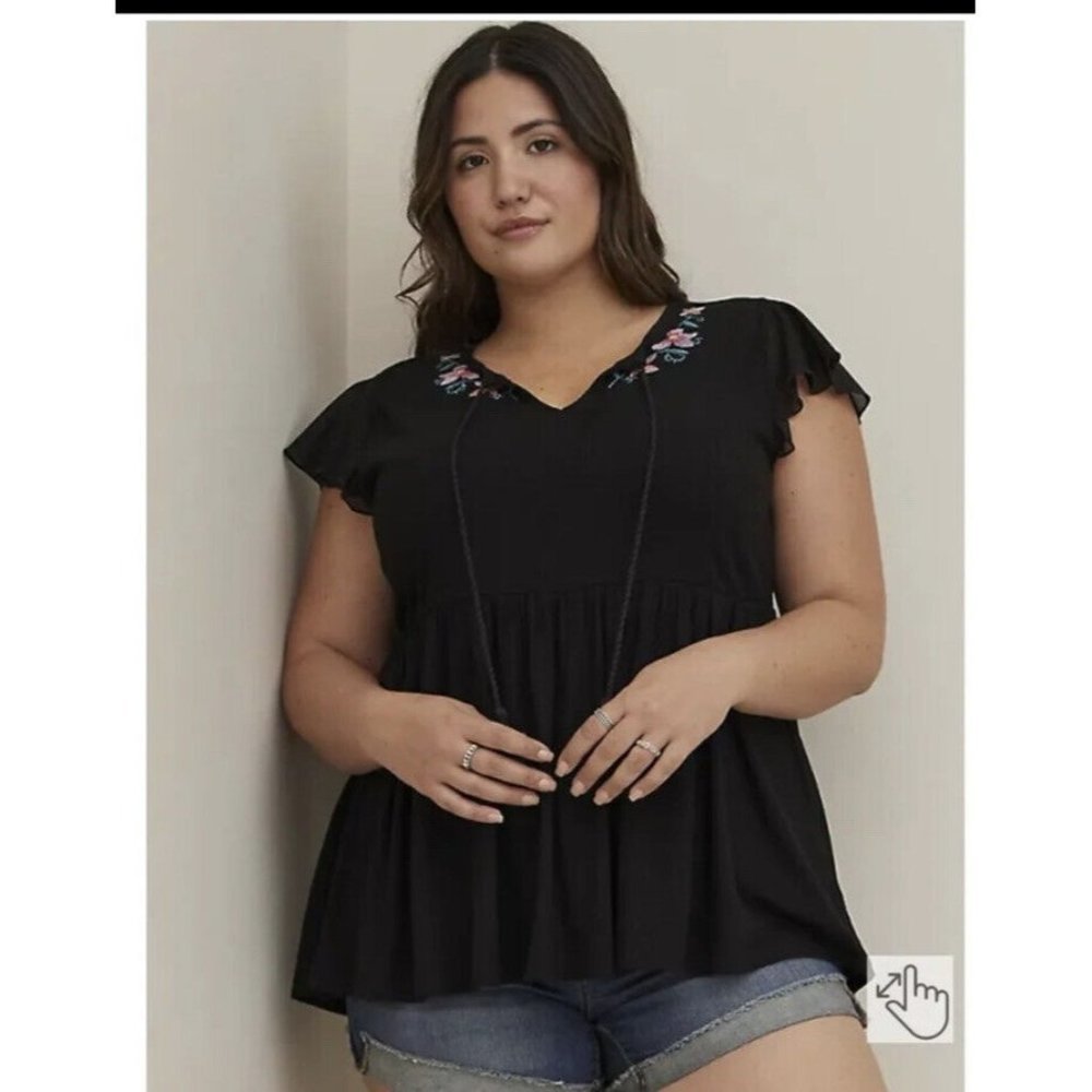 Torrid Black Embroidered floral V-neck Flutter Sleeve tie neck Top Size 2, 18-20